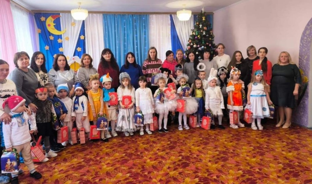 Подарунки для дітей від Акріс Агро (група AST)