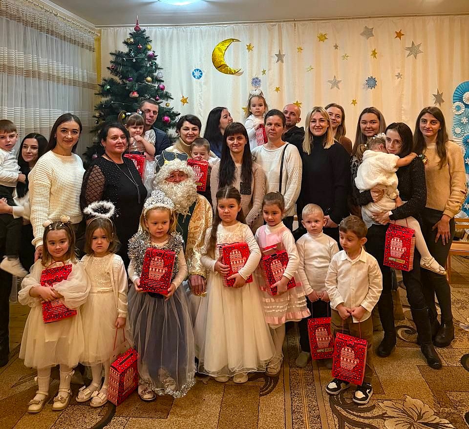 Акріс Агро (група AST) привітала дітей  зі Святим Миколаєм