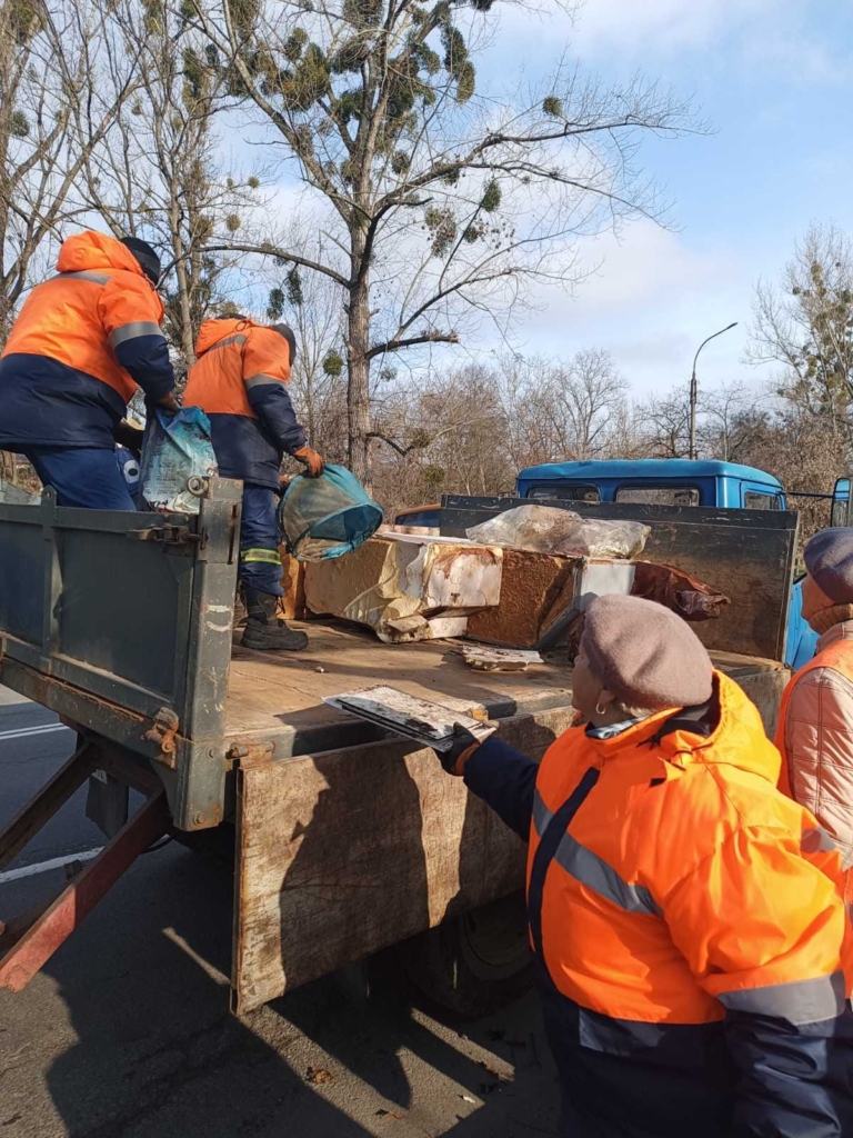 У середмісті Калуша влаштували сміттєзвалище 1