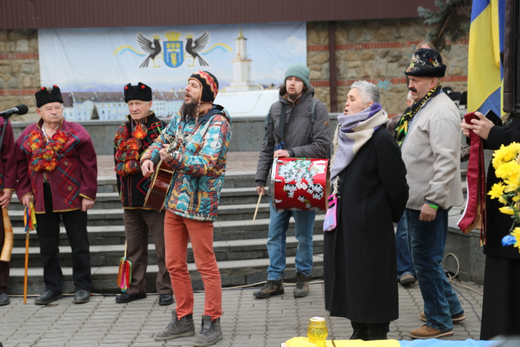 У Франківську попрощалися з кореспондентом та бійцем Русланом Ганущаком 1