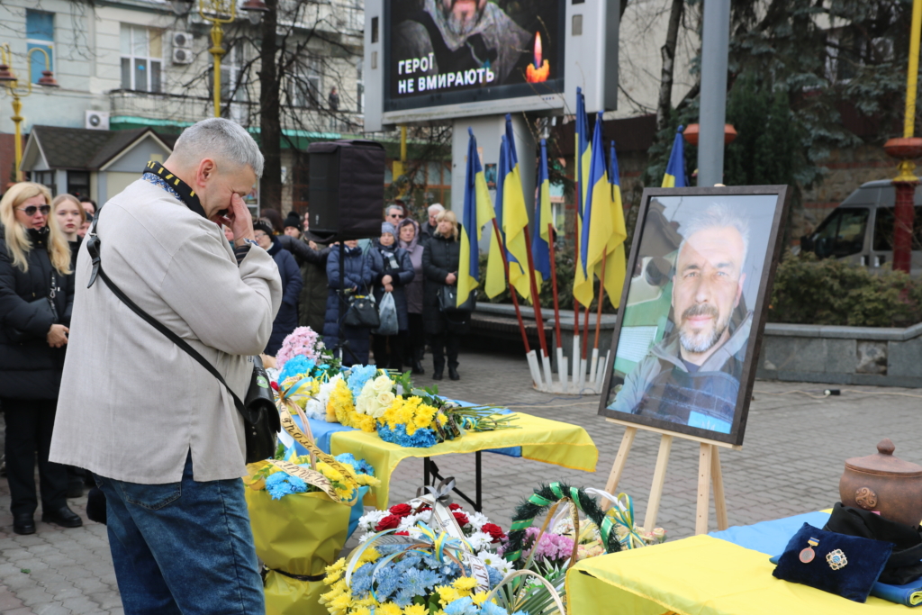 У Франківську попрощалися з кореспондентом та бійцем Русланом Ганущаком 2