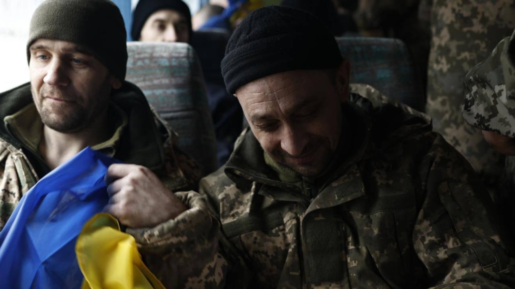 З полону додому повертається 150 українців