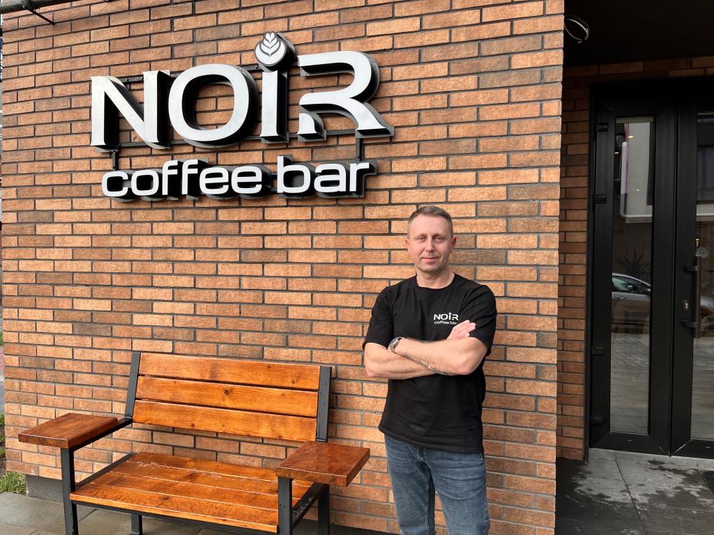 Ігор Струтинський - власник Noir Coffee Bar на вулиці Крайківського в Івано-Франківську