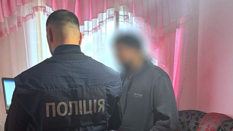 Прикарпатські правоохоронці викрили шахрая, який продав фейкових товарів на понад 74 тис. грн
