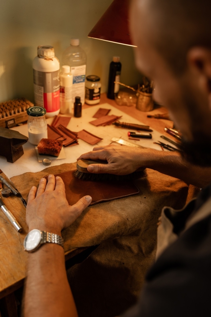 Як працює Богдан Пророк з Leather House