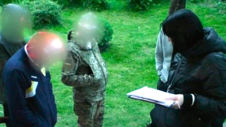 На Надвірнянщині поліцейські затримали групу наркозбувачів