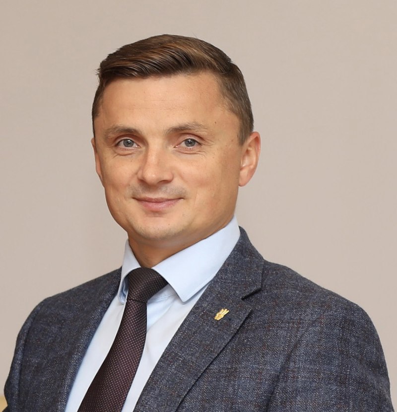 Вищий антикорупційний суд до дев’яти років ув’язнення з конфіскацією майна засудив за хабар ексголову Тернопільської облради Михайла Головка.