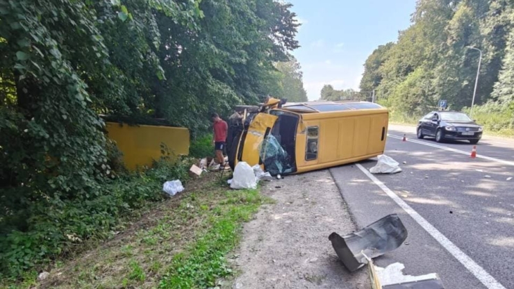 Біля Калуша зіткнулися два буси - водії в лікарні