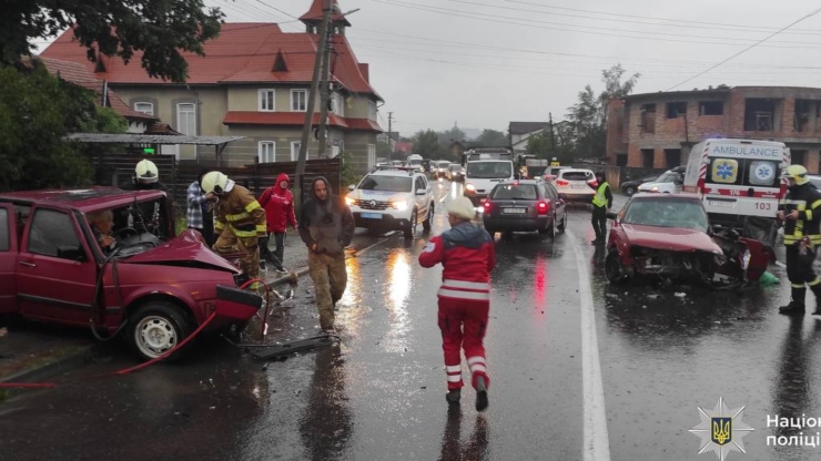 У Делятині зіткнулися два авто – є постраждалі