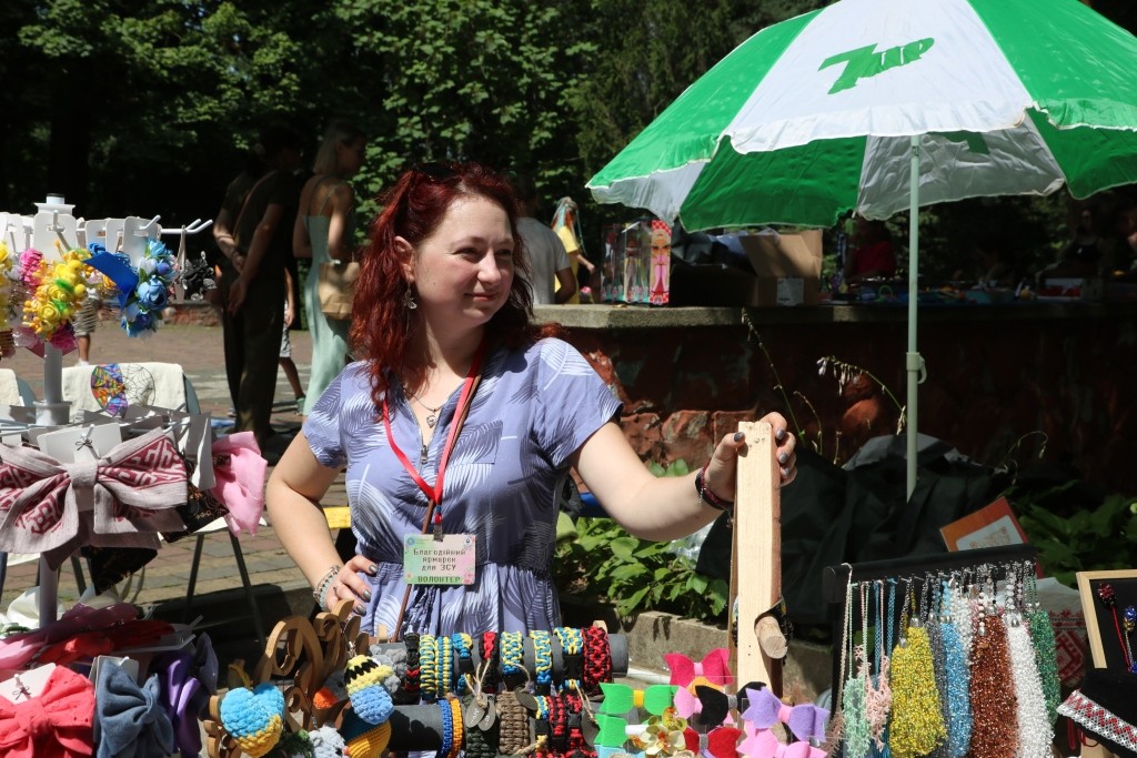 «Суботня погулька» та «Уроки безпеки від Благозаврика»: як у Франківську збирали гроші на дрони для ЗСУ 8