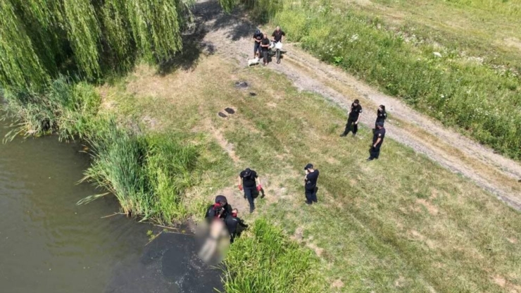 В Отинії під час відпочинку на озері втопився чоловік