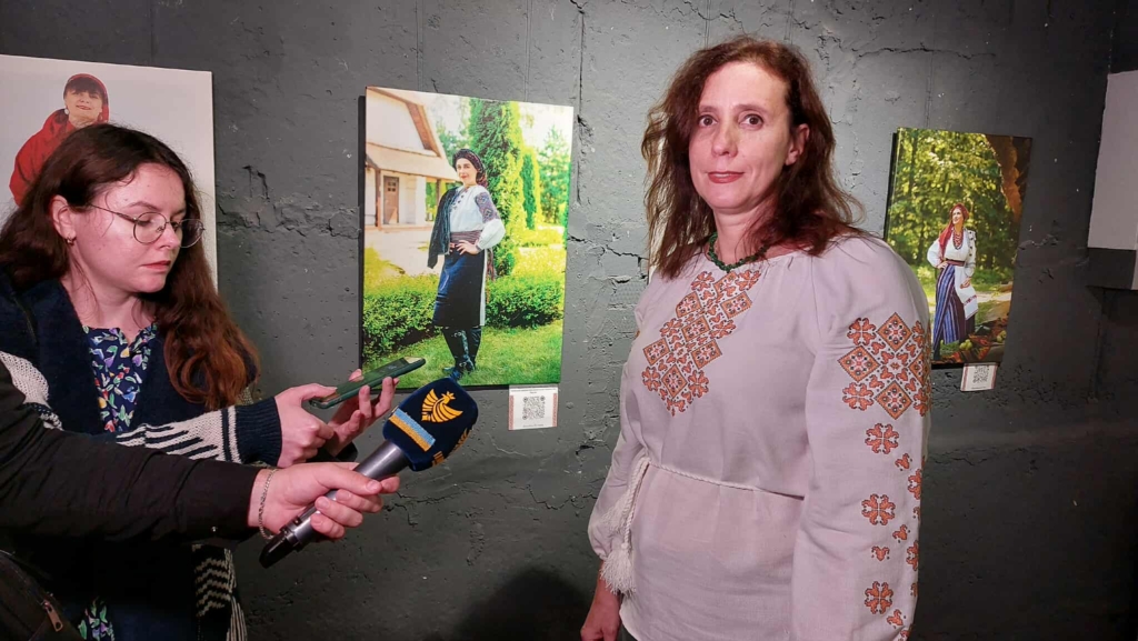 "Код Берегині": дружини воїнів у Франківську виставкою збирають допомогу на фронт 2