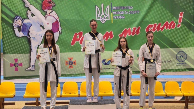 Прикарпатські тхеквондистки вибороли чотири медалі на чемпіонаті України