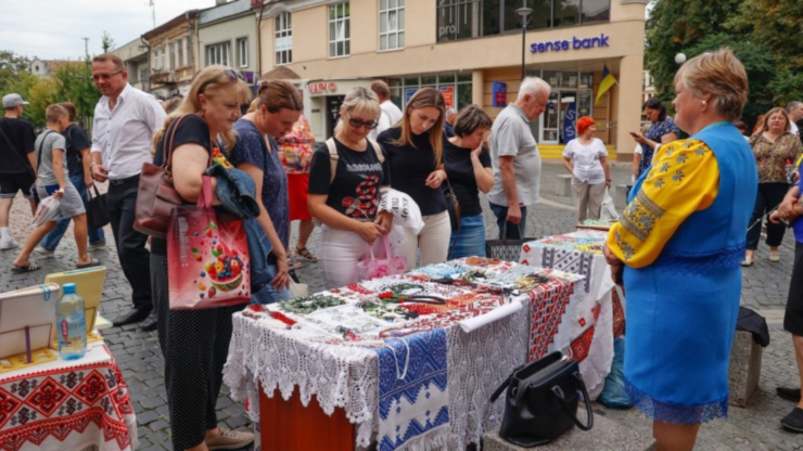 У Франківську пройшла виставка виробів народних умільців з різних регіонів області