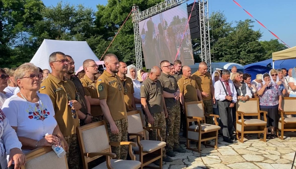 На прощі у Крилосі молилися за перемогу та передали авто ЗСУ 1