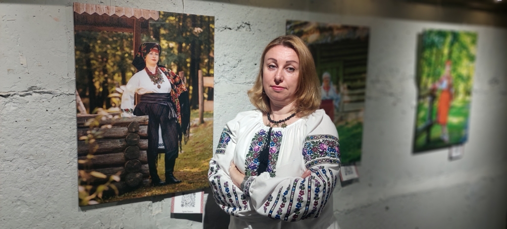 "Код Берегині": дружини воїнів у Франківську виставкою збирають допомогу на фронт 1