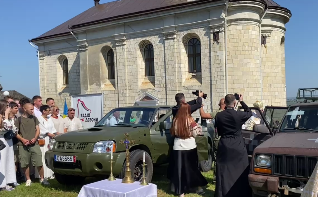 На прощі у Крилосі молилися за перемогу та передали авто ЗСУ 2