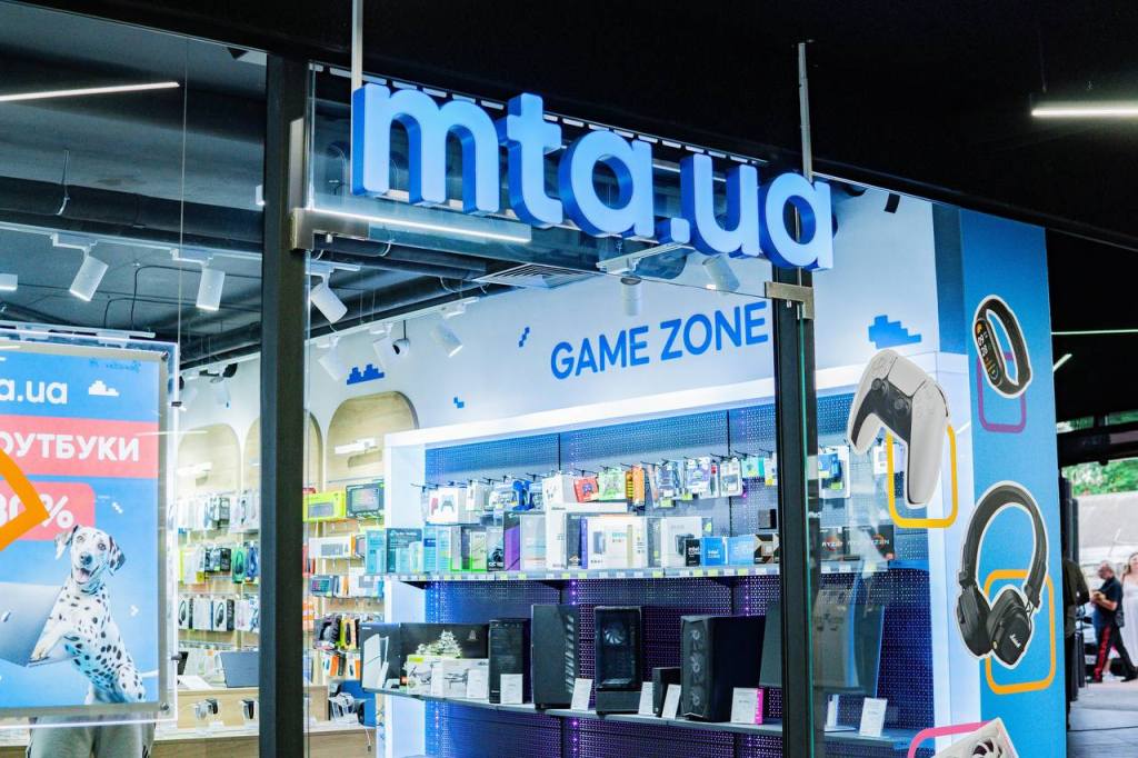 Новий сучасний торговий центр "А5" відкрився в Івано-Франківську 3