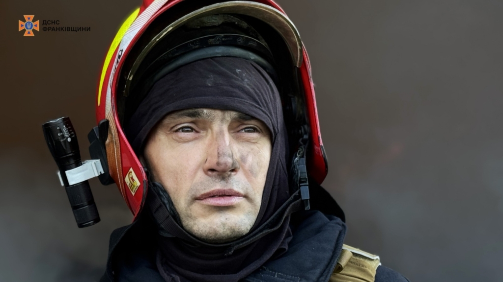 У Калуші загасили пожежі, спричинені російським обстрілом 2
