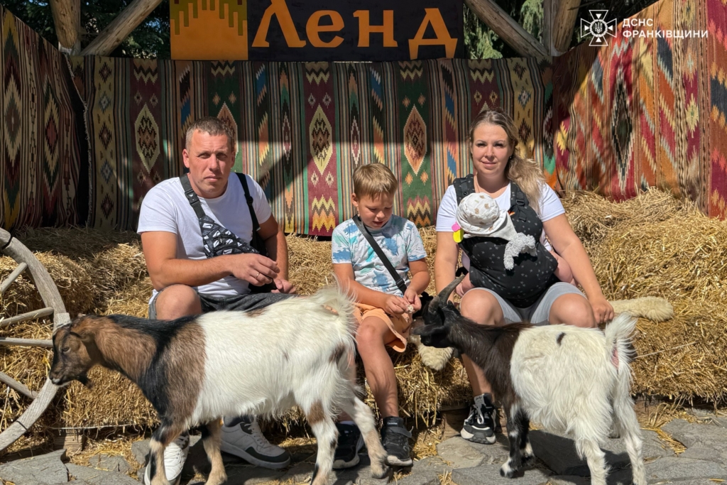 Рятувальники з Херсонщини відновлювали сили на Прикарпатті 1