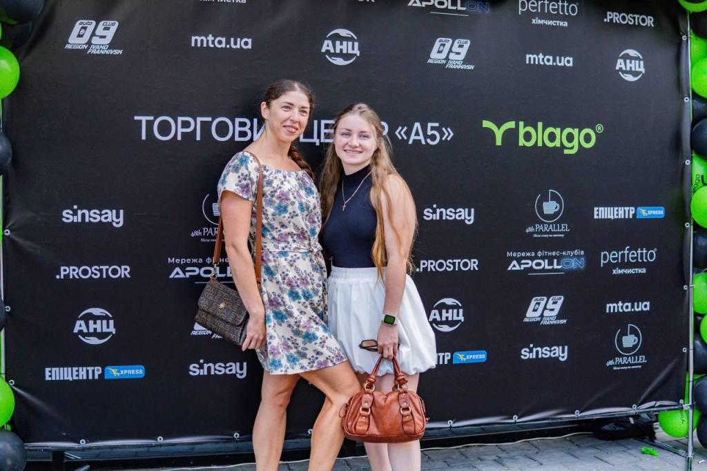 Новий сучасний торговий центр "А5" відкрився в Івано-Франківську 9