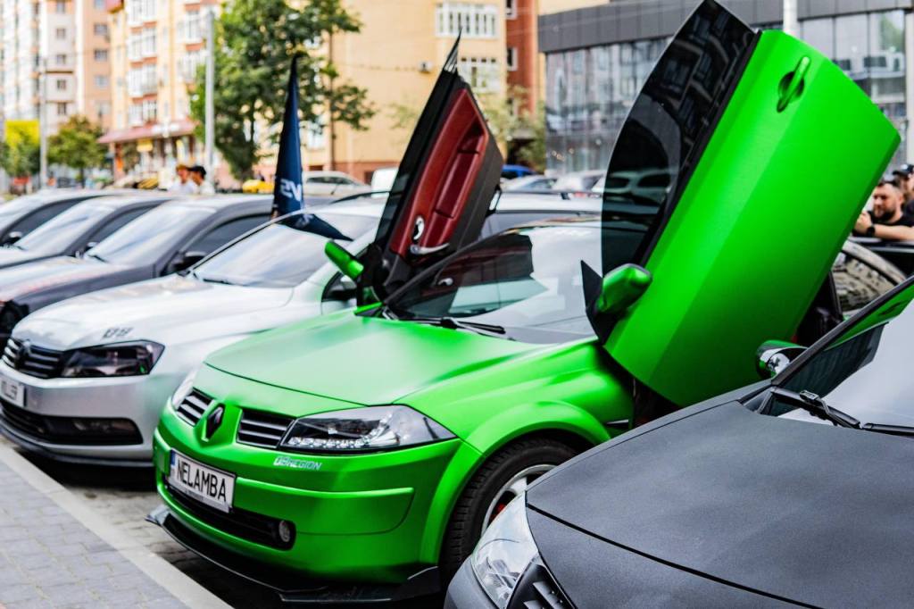 Новий сучасний торговий центр "А5" відкрився в Івано-Франківську 7