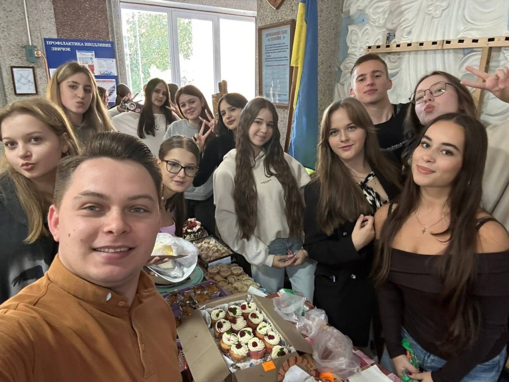 Франківські ліцеїсти зібрали 10 тисяч гривень для ЗСУ 2