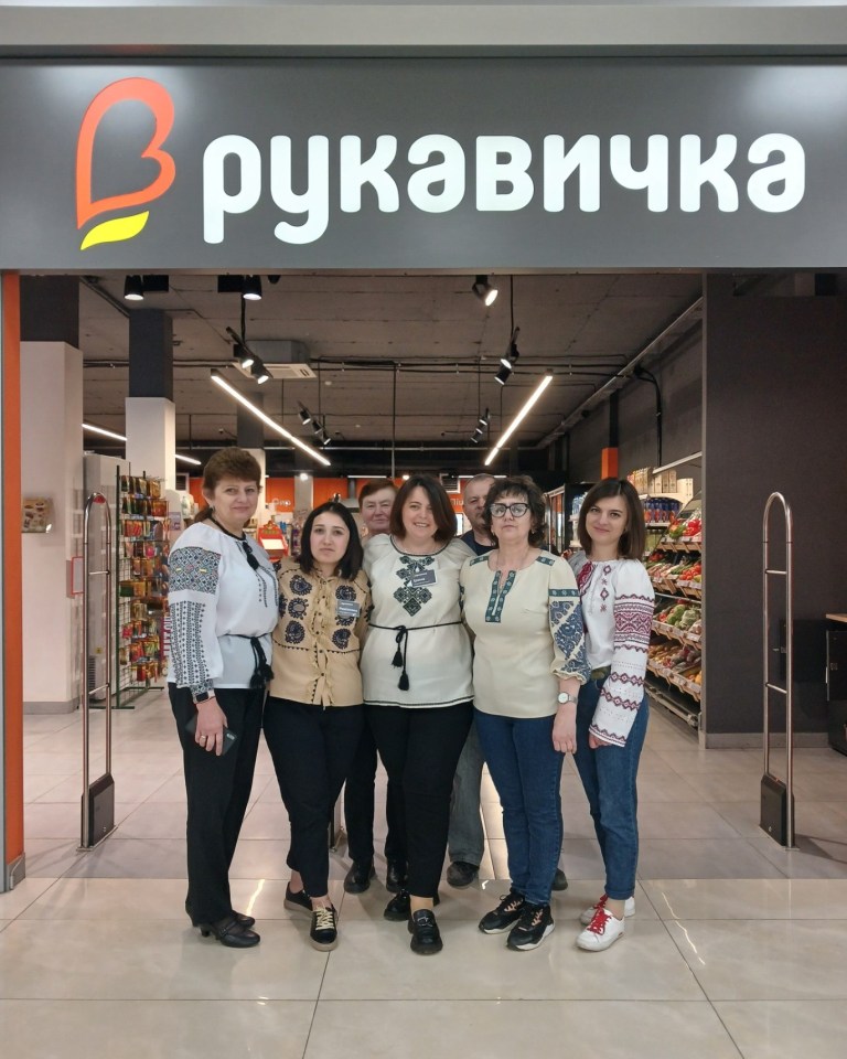 У Ворохті відкривається нова «Рукавичка»: запрошують працівників і покупців 1