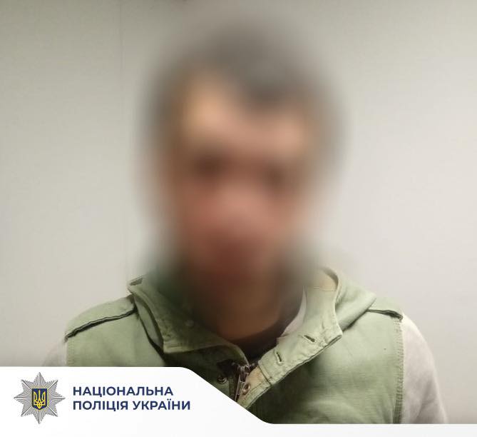 У Франківську затримали п'яного хулігана, який чіплявся до людей 1