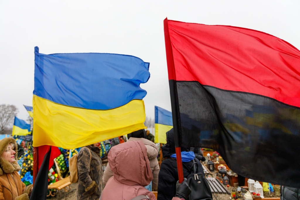 У Франківську дружини військових автопробігом подякують ЗСУ і зберуть на ретранслятор для "десятки" 3