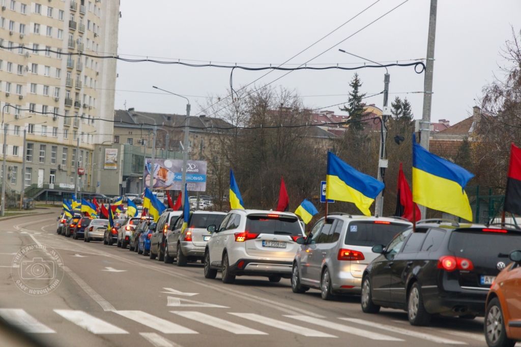 У Франківську дружини військових автопробігом подякують ЗСУ і зберуть на ретранслятор для "десятки" 1
