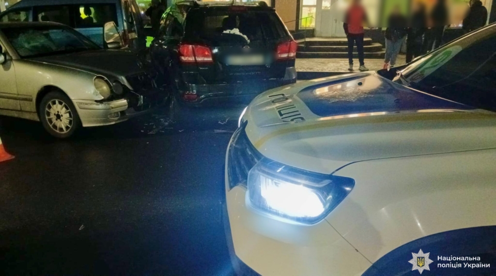 У Делятині Mercedes на смерть збив 56-річного пішохода 1