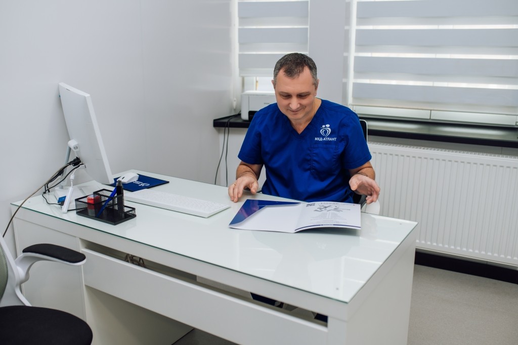 Лікар клініки “Мед-Атлант” Юрій Стинський