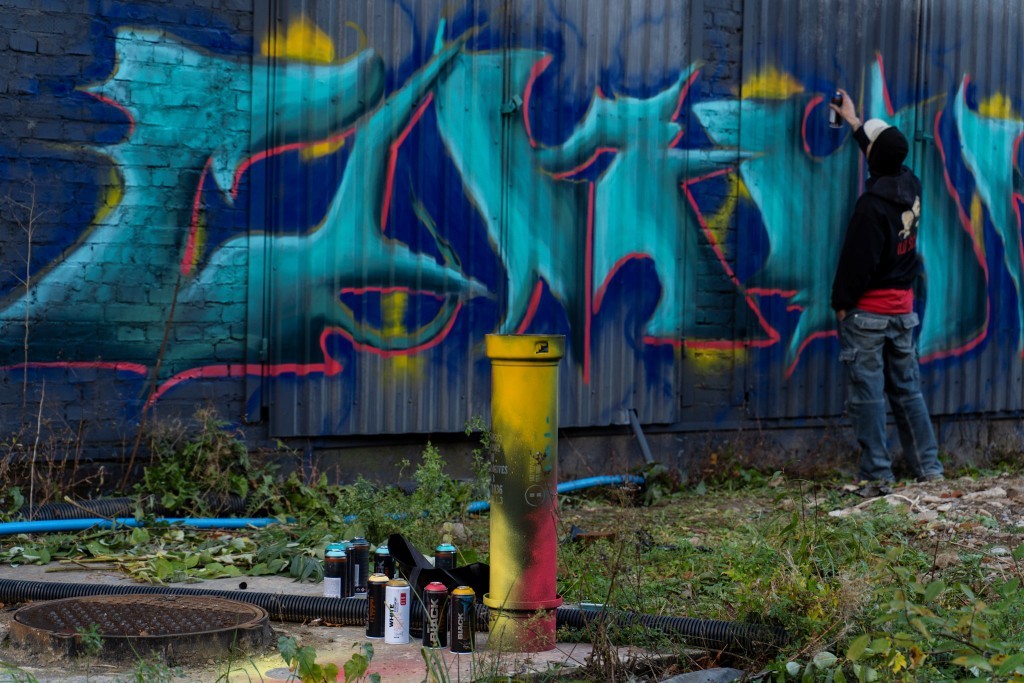 Франківськ вибухнув кольорами: на Промприладі відбувся графіті-фест ALARM за підтримки компанії Vertical Development 2