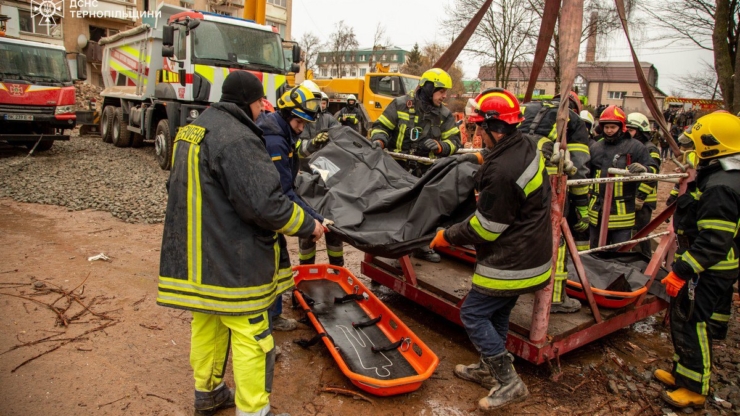 У Тернополі померла 12-річна Адріана Унольт, яка постраждала від ракетного удару рф