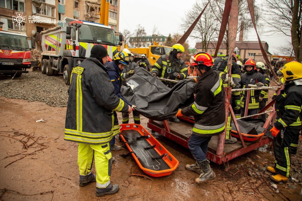 У Тернополі кількість жертв внаслідок ворожого обстрілу зросла до 31 1
