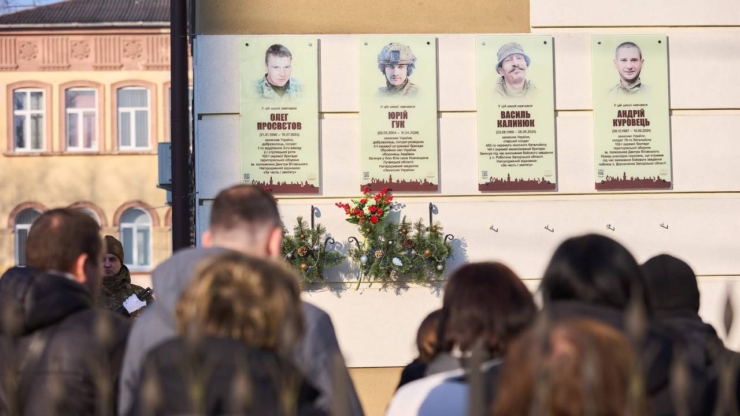 У Франківську відкрили меморіальні дошки захисникам Василю Калинюку та Андрію Куровцю