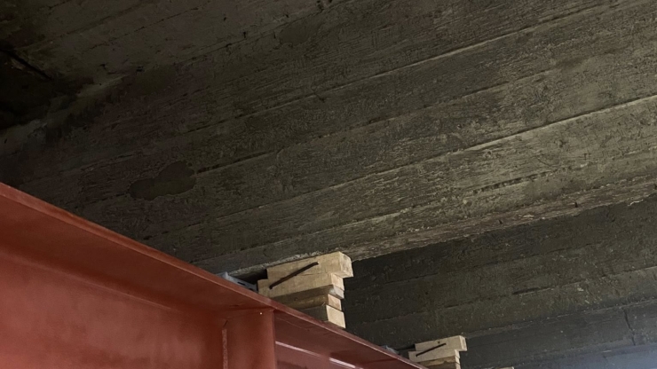 Смушак пояснив, чому під час ремонту моста на Галицькій встановили дерев'яні клини