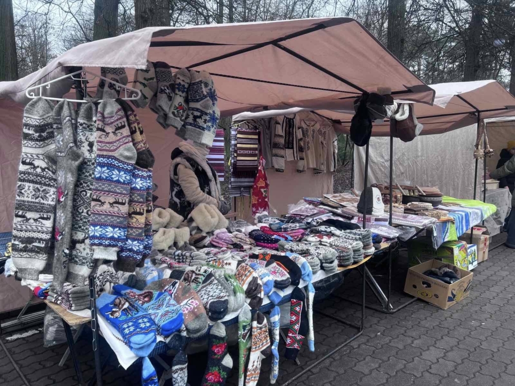 До різдвяного столу: у міському парку Франківська розпочався триденний ярмарок 3