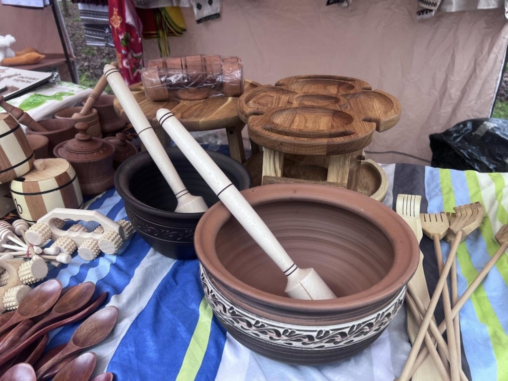 До різдвяного столу: у міському парку Франківська розпочався триденний ярмарок 2