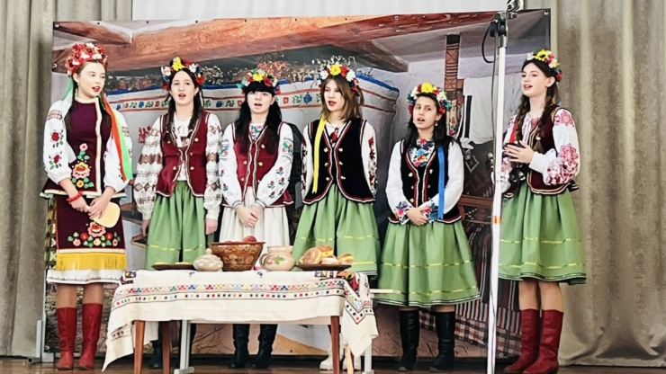 Франківські школярі зібрали на благодійній виставі майже 13 тис. грн для ЗСУ