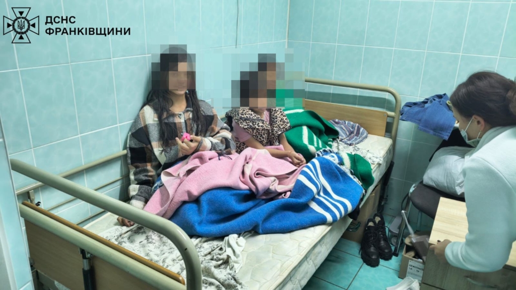 У Коломиї госпіталізували чотирьох дітей, яких витягнули з-під криги