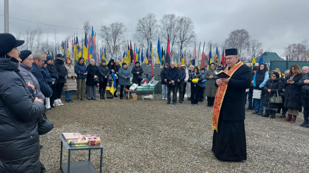 У Франківську дружини військових проїхали автопробігом вдячності ЗСУ і зібрали допомогу 10 бригаді 6