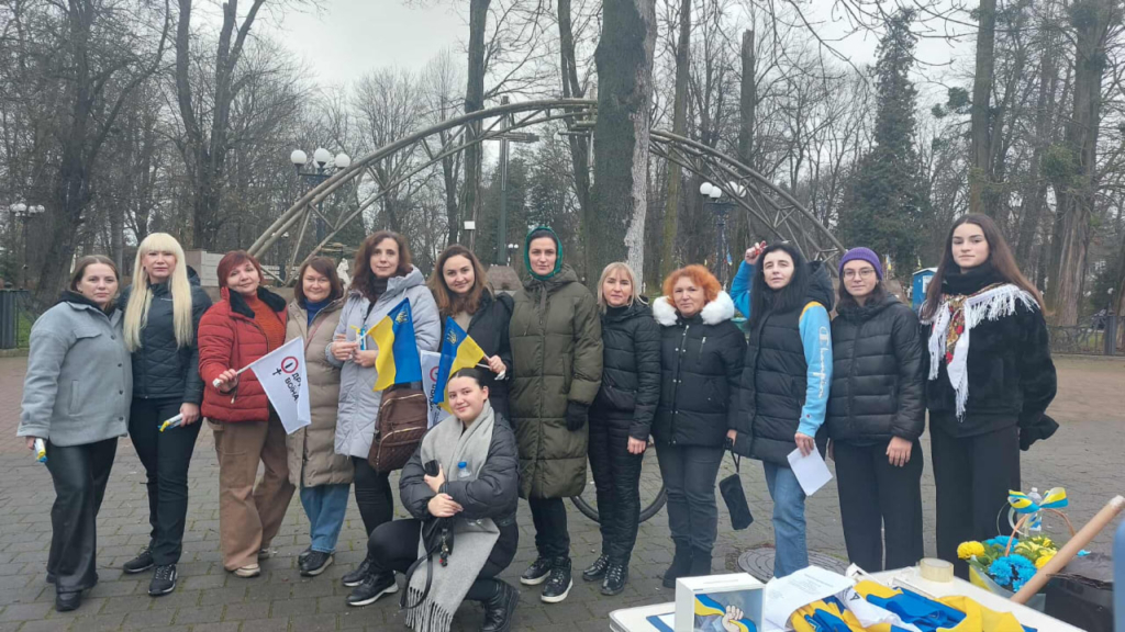 У Франківську дружини військових проїхали автопробігом вдячності ЗСУ і зібрали допомогу 10 бригаді 2