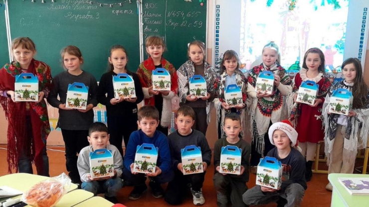 Компанія «Акріс Агро» (група AST) привітала дітей Івано-Франківщини та Тернопільщини зі Святим Миколаєм