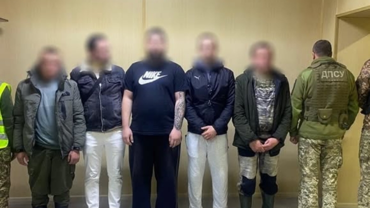 На Прикарпатті викрили двох чоловіків, які за 7500 доларів переправляли ухилянтів за кордон