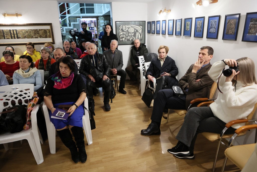 «Заливаха не може бути простим»: у Франківську презентували книжку про авторські листівки художника-шістдесятника 1