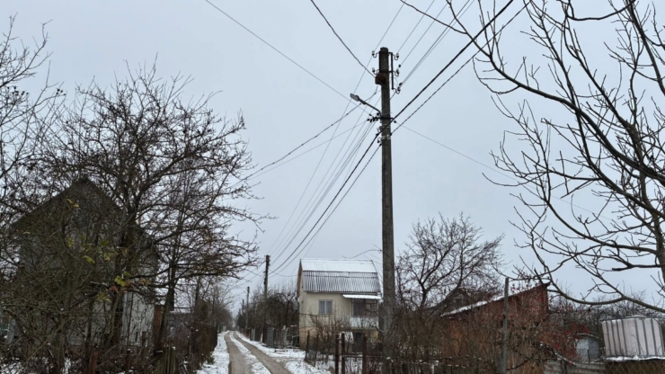 У Франківську у садовому товаристві «Ветеран» з’явилося вуличне освітлення