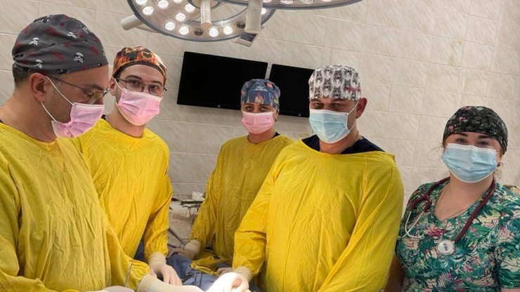 У Франківській ОДКЛ прооперували 7-річного хлопчика, який проковтнув 17 магнітів