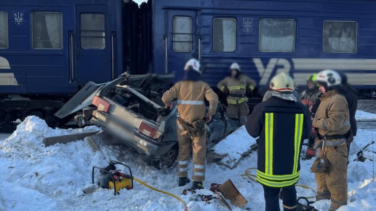 У Городенці легковик врізався в потяг - є постраждалі